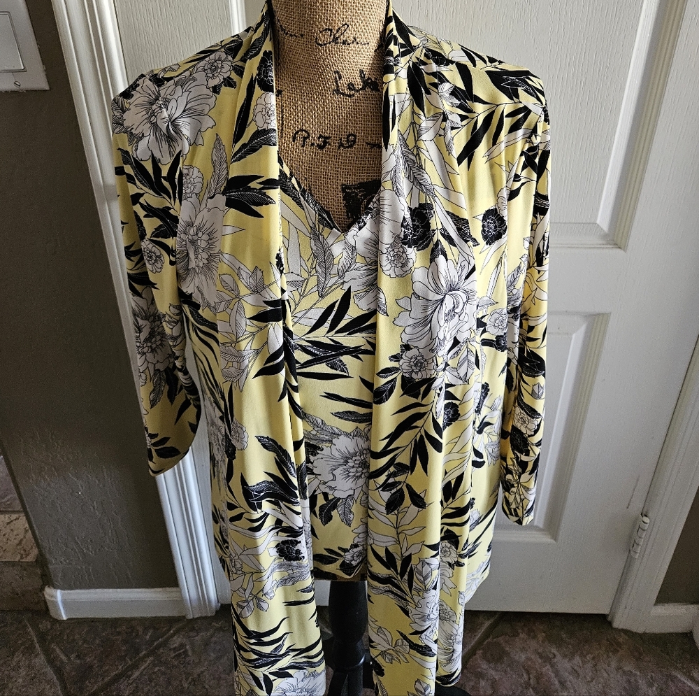 NEW ☆ Kasper 2 Piece Jacket/Top Set, Size M/L, Brand NEW!